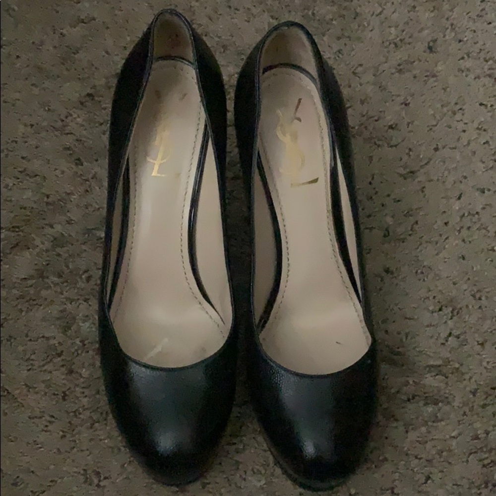 YSL Tribute 80 round toe pumps